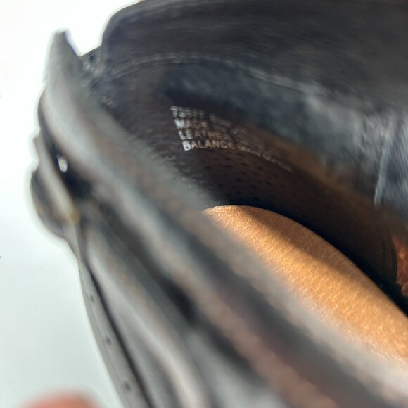 Clarks Artisan Boots 8.5M Black Leather Heeled Low Ankle Booties Cap Toe - Picture 14 of 14